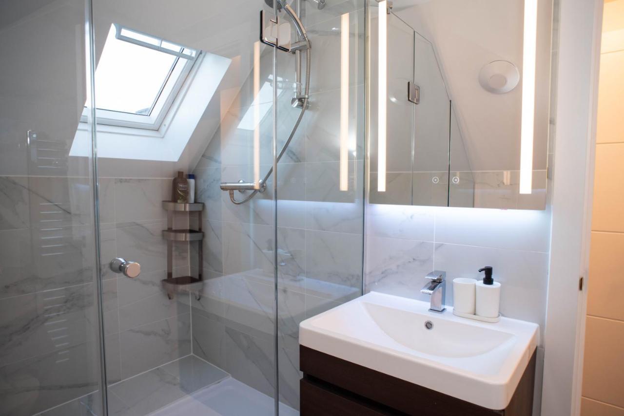 Walnut Flats-F4, 2-Bedroom With Ensuite - Parking, Netflix, Wifi - Close To Oxford, Bicester & Blenheim Palace Kidlington Ngoại thất bức ảnh