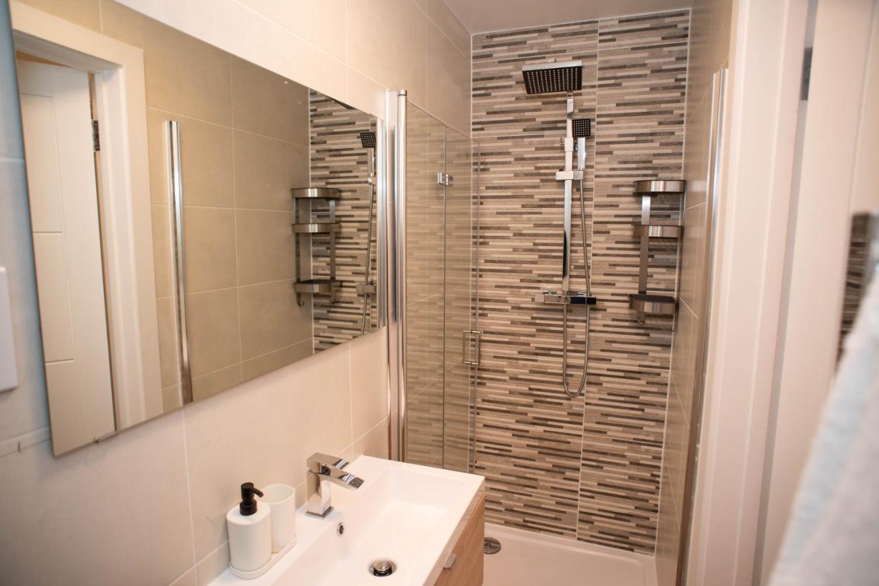 Walnut Flats-F4, 2-Bedroom With Ensuite - Parking, Netflix, Wifi - Close To Oxford, Bicester & Blenheim Palace Kidlington Ngoại thất bức ảnh
