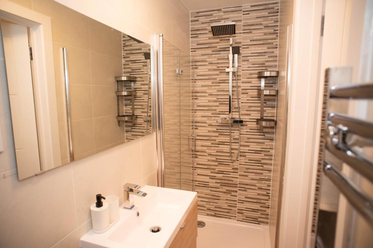 Walnut Flats-F4, 2-Bedroom With Ensuite - Parking, Netflix, Wifi - Close To Oxford, Bicester & Blenheim Palace Kidlington Ngoại thất bức ảnh